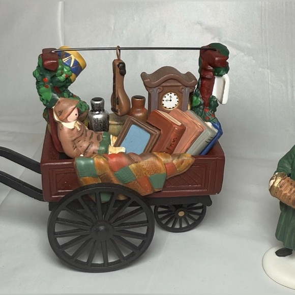 Department 56 Lot Of 3 Chelsea Market Monger Cart Mistletoe Curiosities Flower - Picture 7 of 11